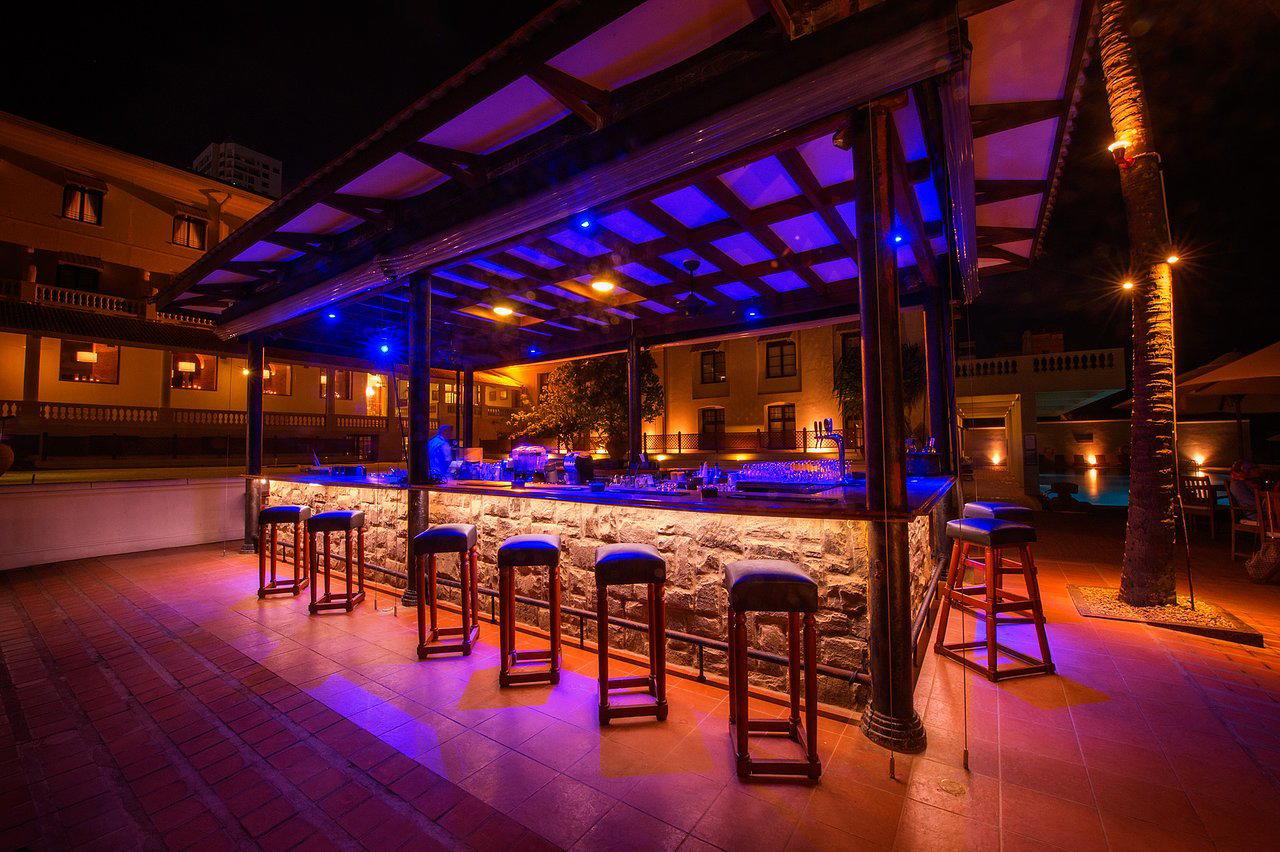Level3ree Poolside bar in Colombo