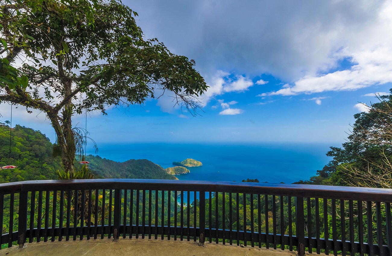 The Mirador Deck bar in Noord