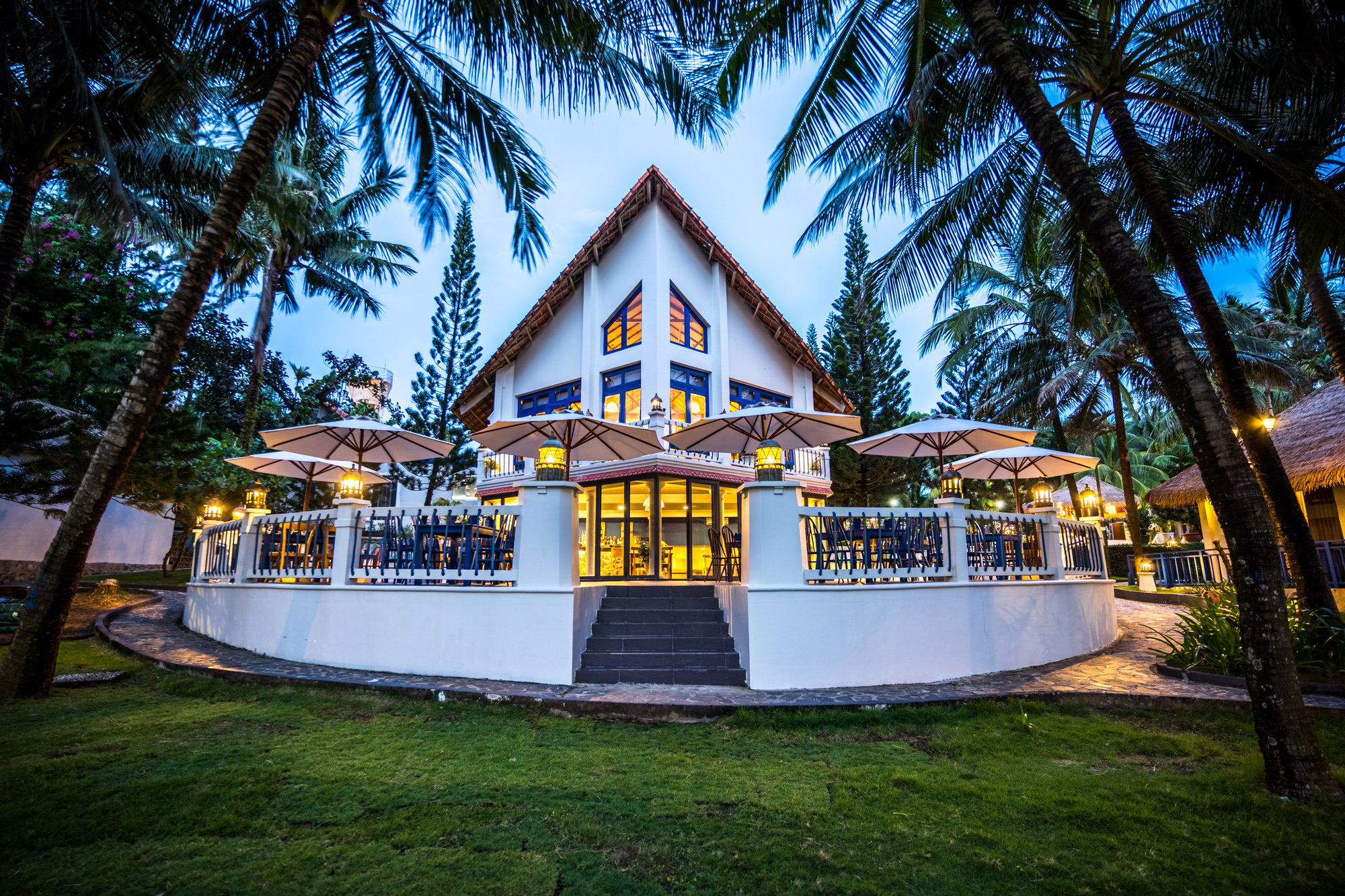 Azure, Bar in Phu Quoc