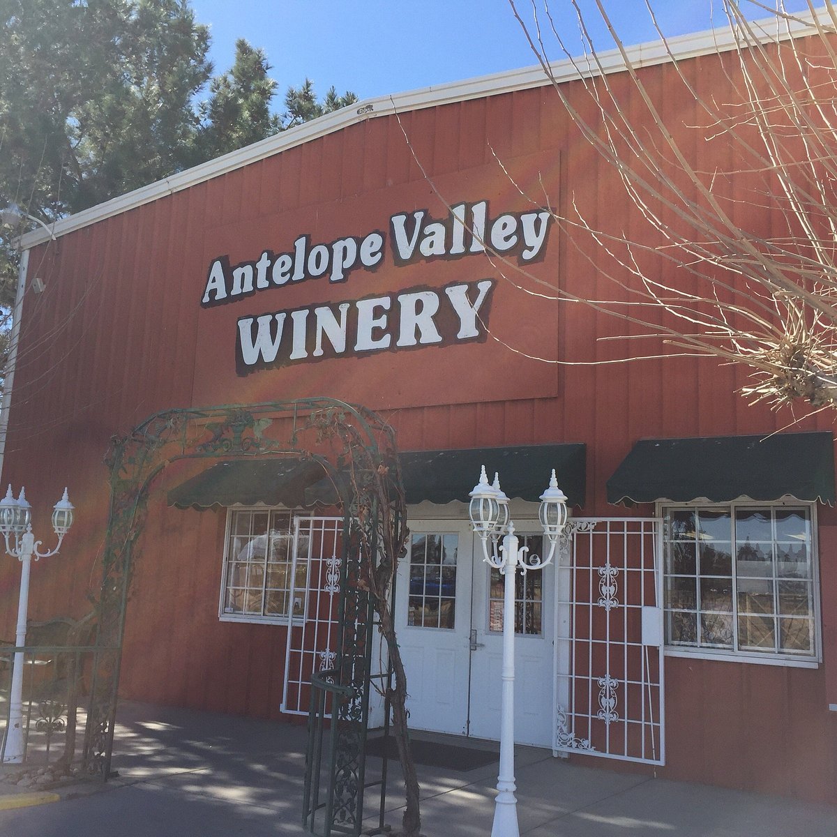Antelope Valley Winery bar in Lancaster, United States