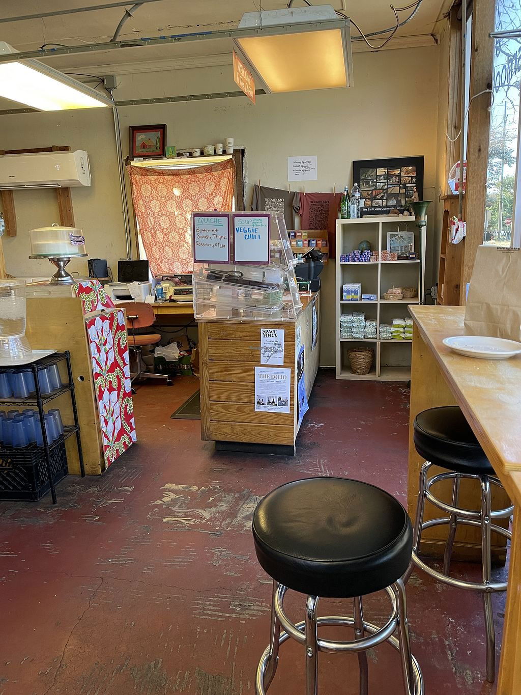 The Earth Café & Deli, Bar in Norman
