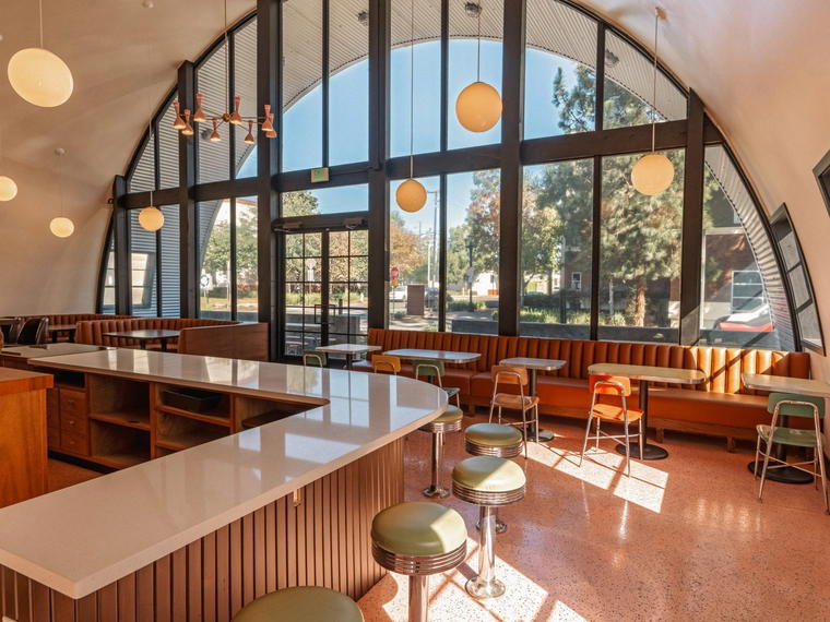 Le Hut Dinette, Santa Ana, United States