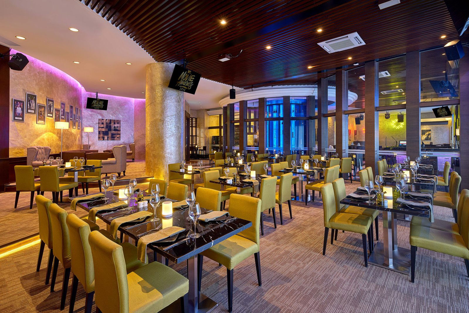 Travellers Bar & Grill, Bar in Sepang