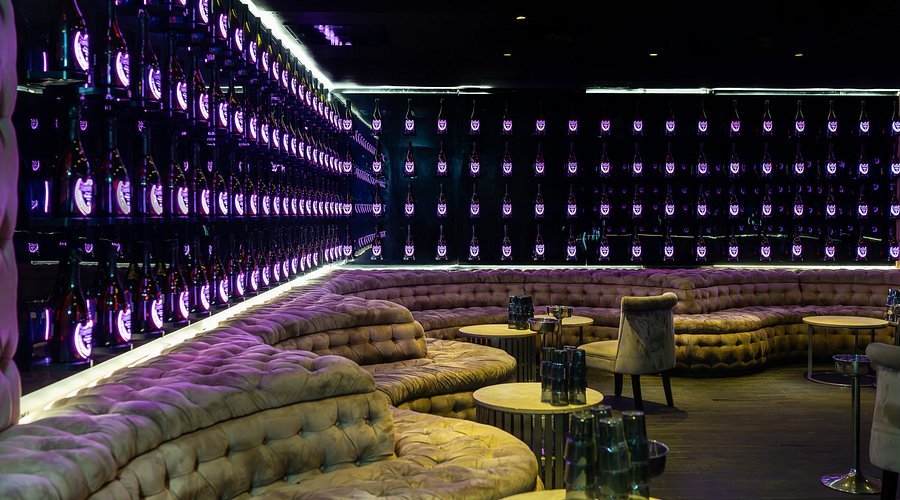 Pearl Lobby Bar