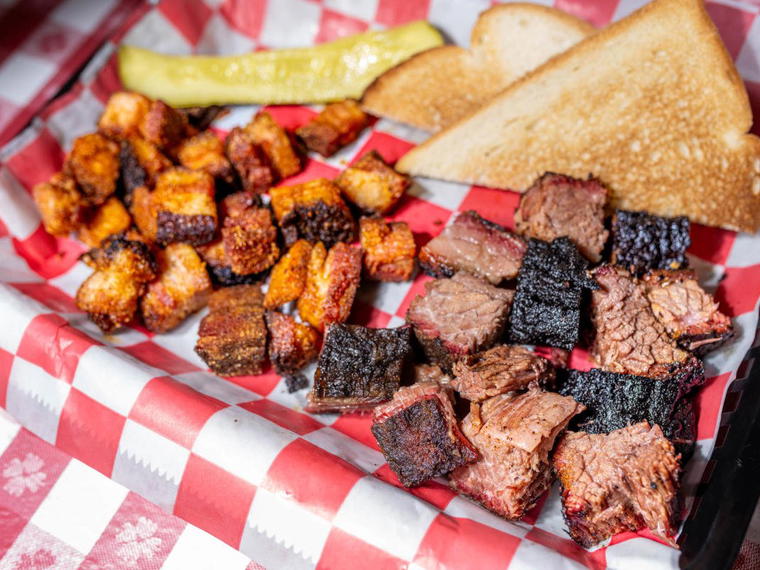 Hayward's Pit Bar B Que & Catering, Shawnee, United States
