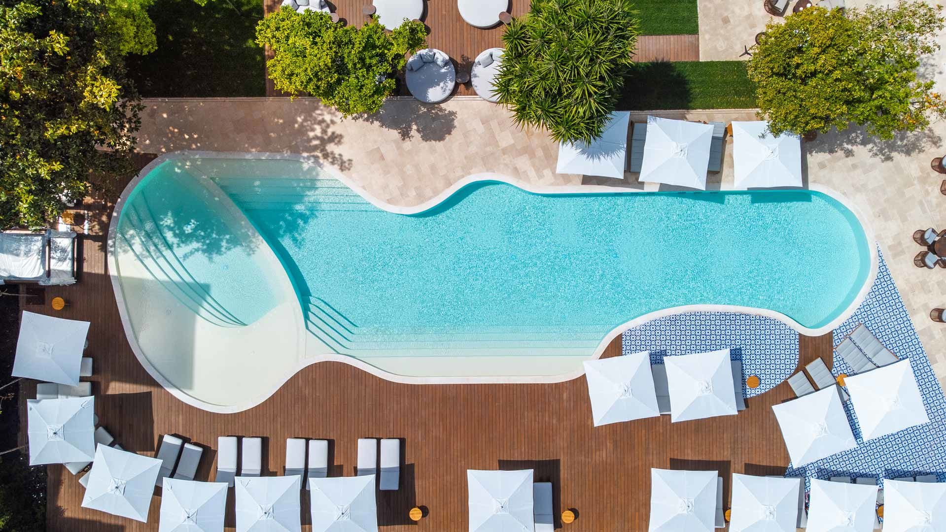 Cora Garden – Poolside bar