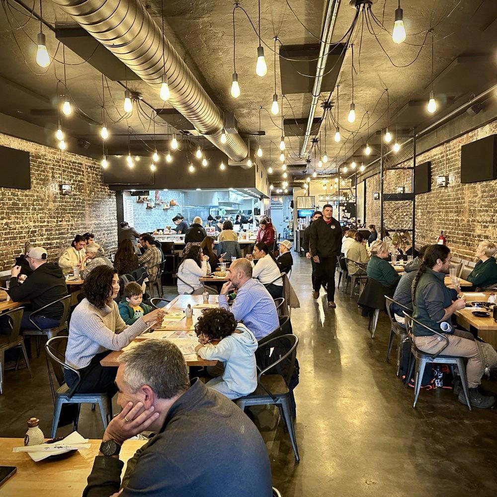 Kaen Na Ramen & Sushi bar in Visalia, United States