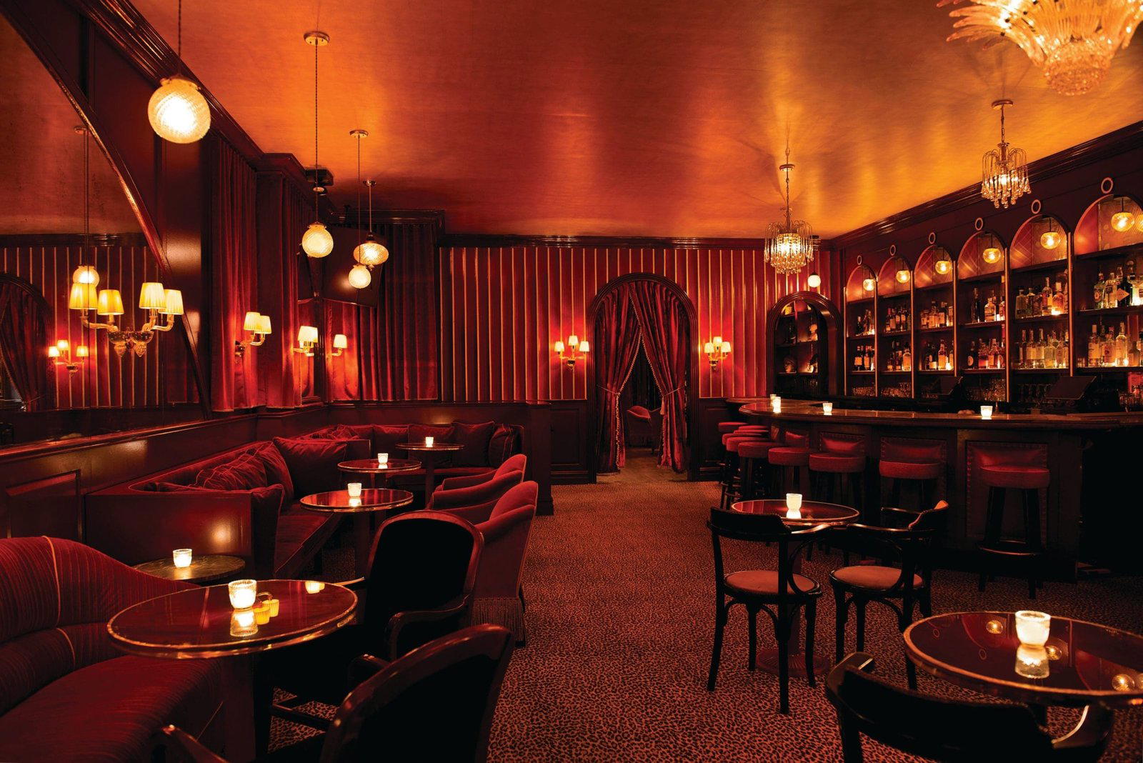 Piano bar bar in Seville