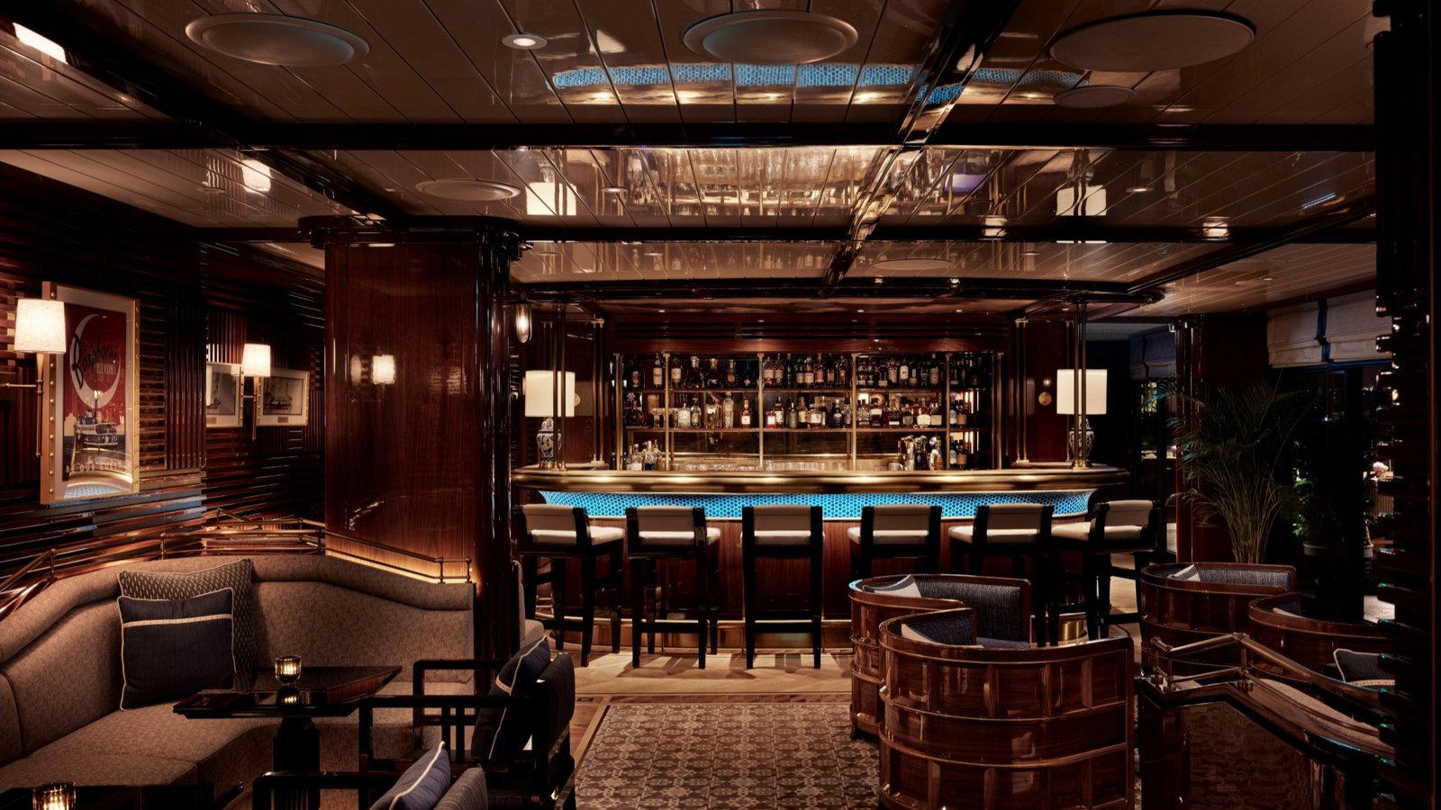 Topside Bar restaurant in Istanbul