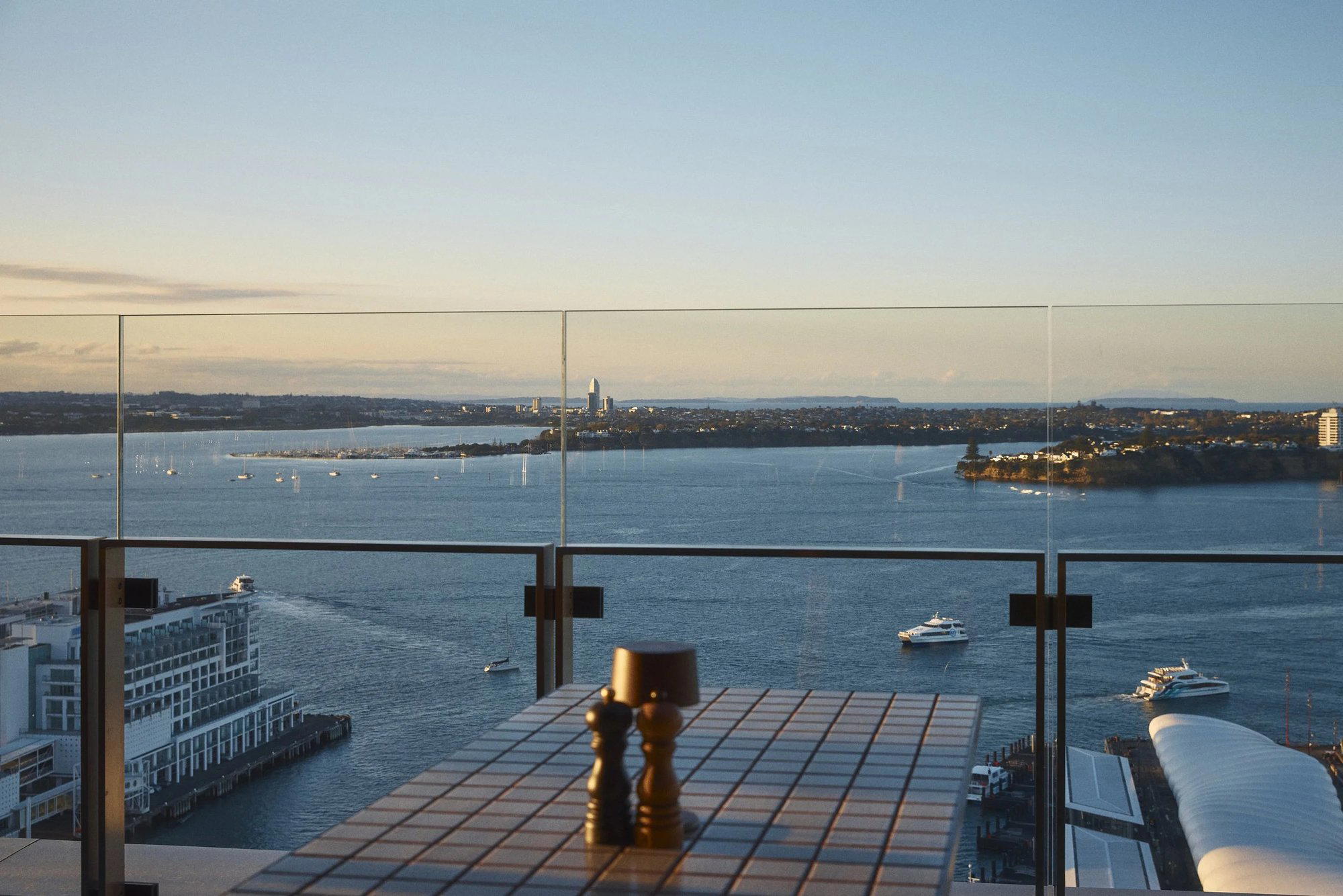 Queens Rooftop & Wineshop bar in Auckland