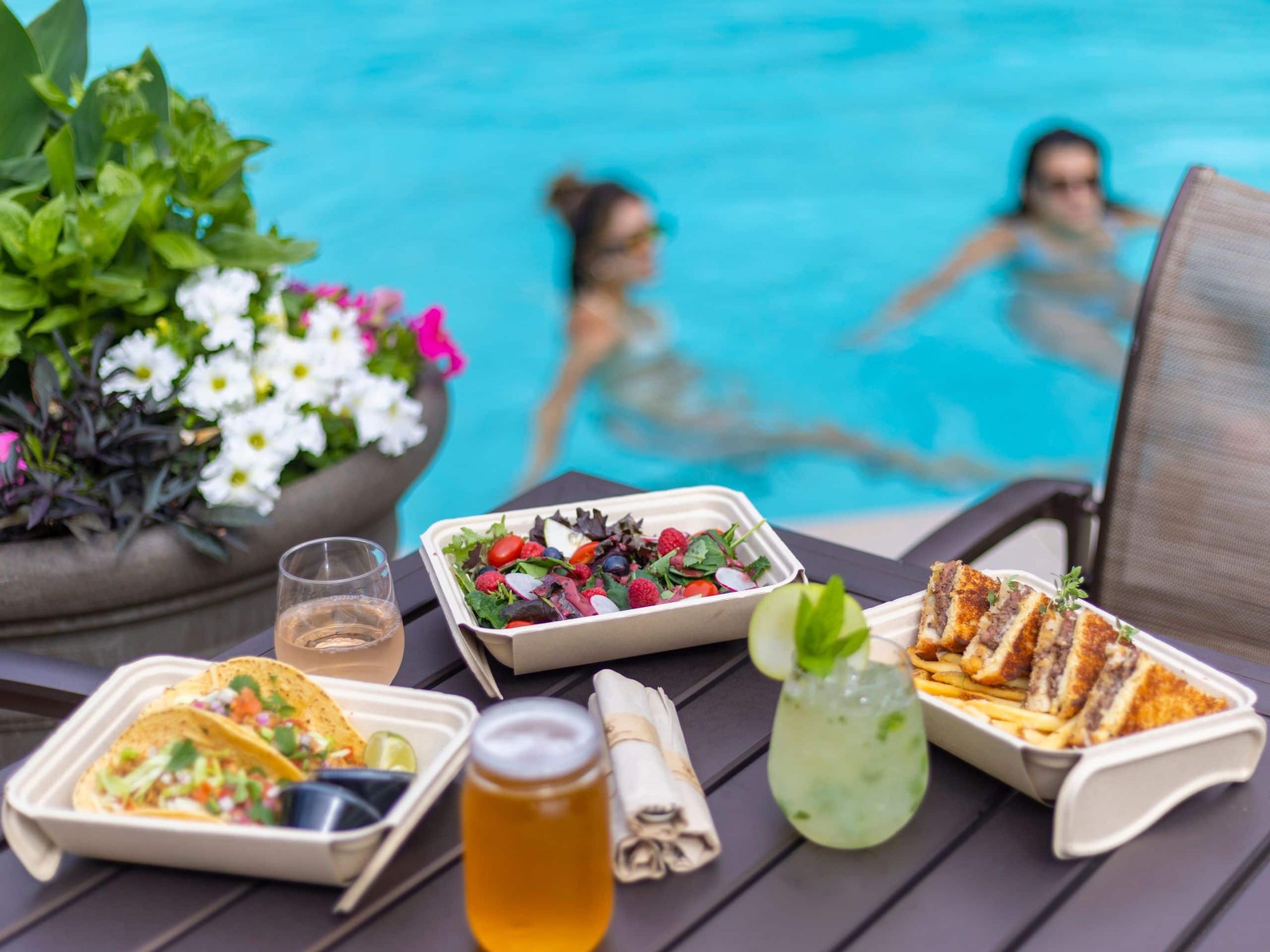 Aqua Pool Bar