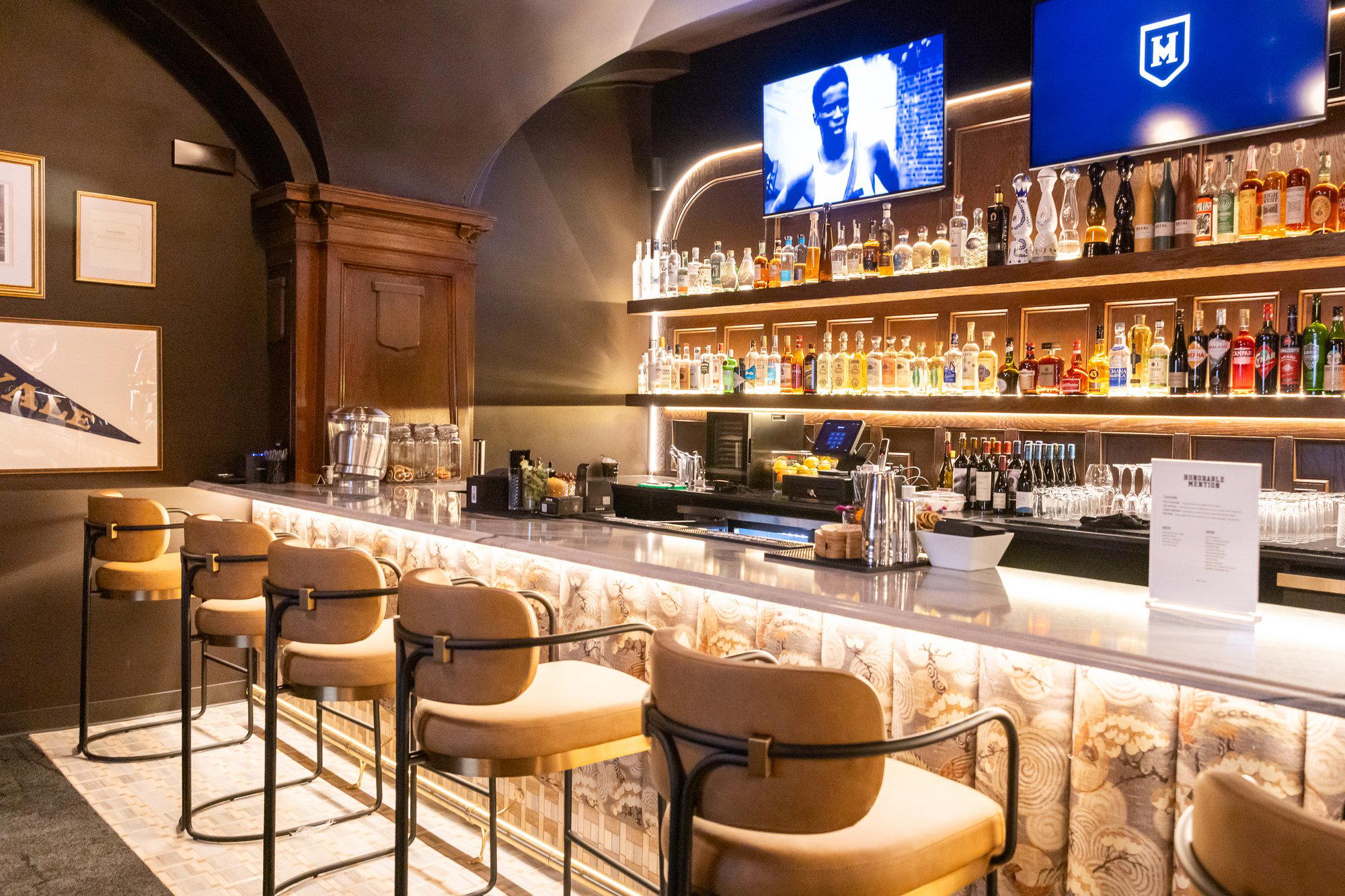 Honorable Mention bar in Portland, United States