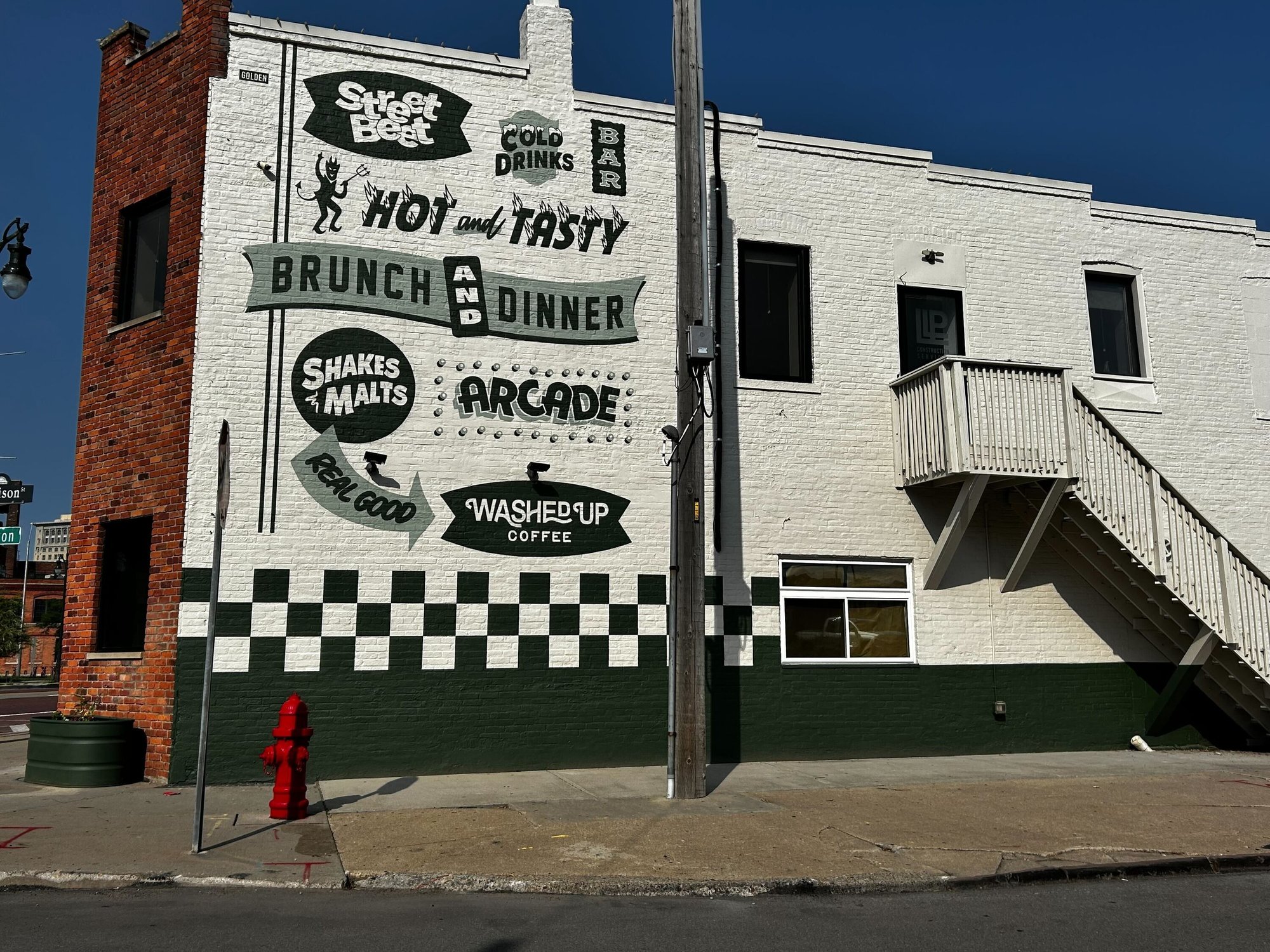 Six Spoke Brewing Company bar in Detroit, United States