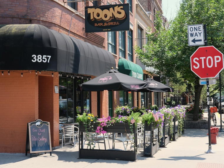 Toons Bar & Grill, Chicago, United States