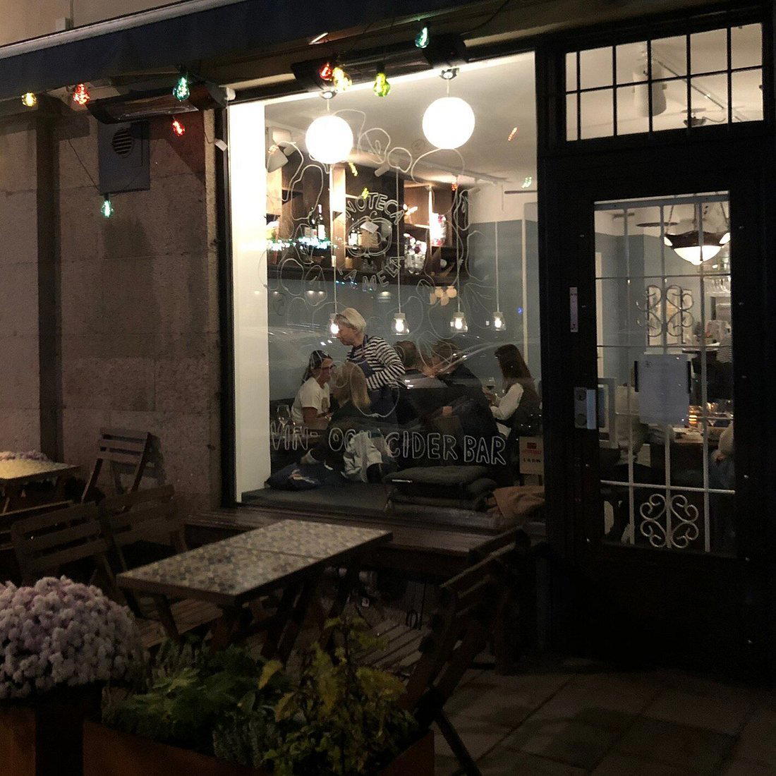 Enoteca La Mela bar in Gro Raum Stockholm