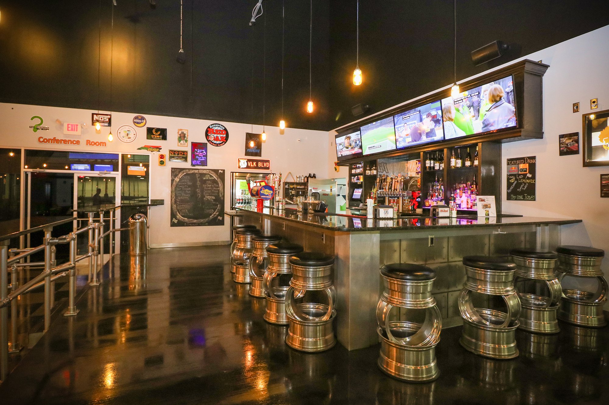 Pit Road Bar & Grill