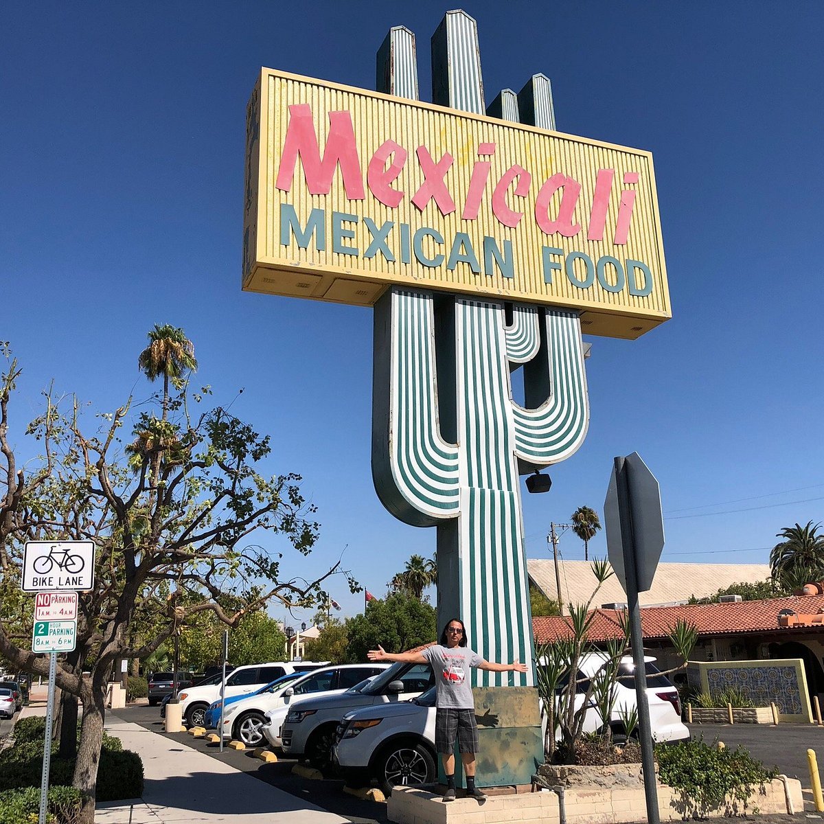 Mexicali Restaurants bar in Bakersfield, United States