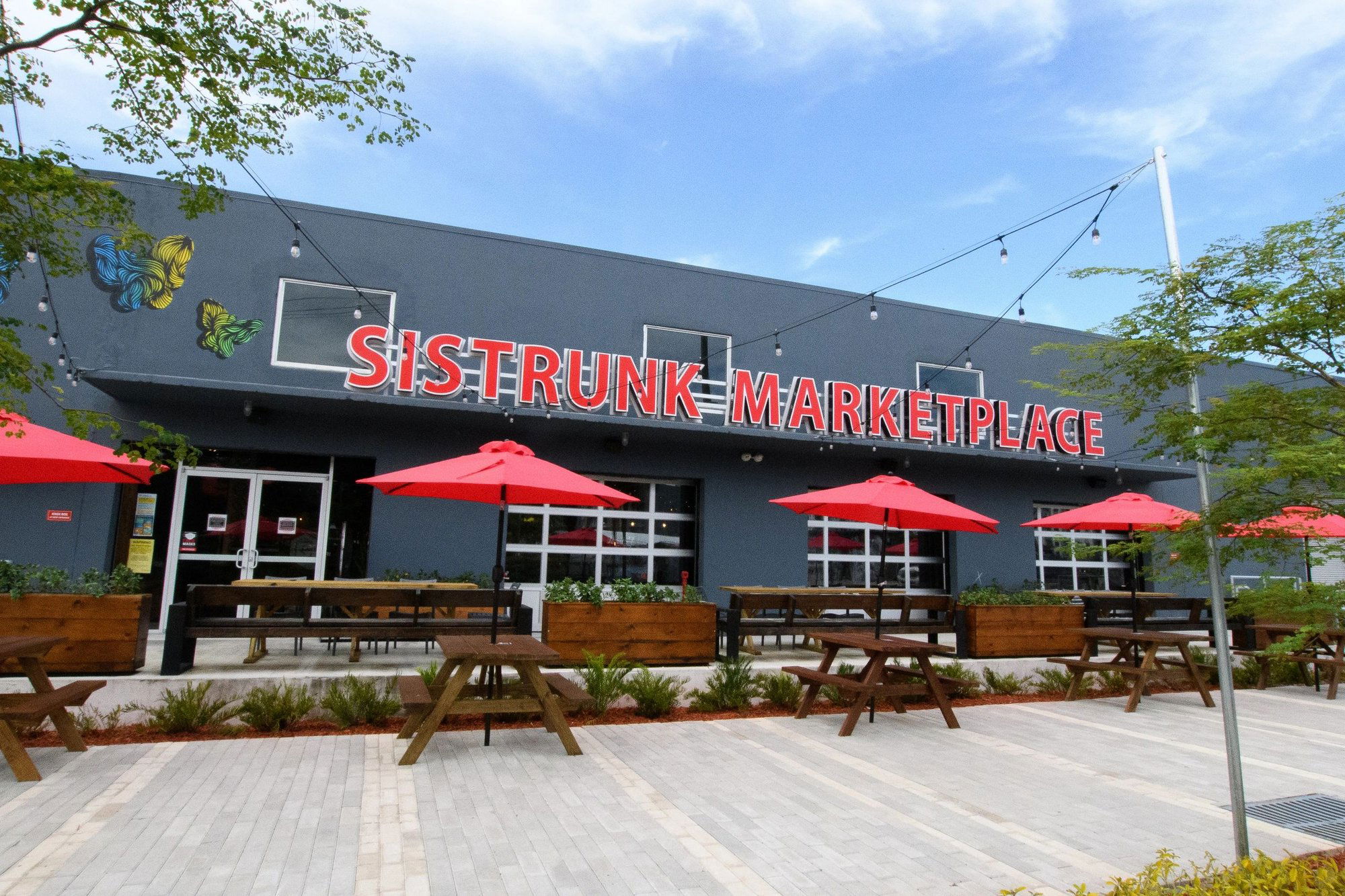 Sistrunk Marketplace Event Hall & Sports Bar, Bar in Fort Lauderdale