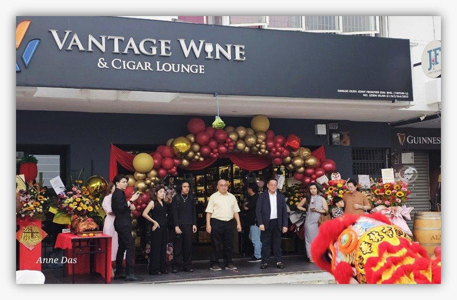 Vantage Wine & Cigar Lounge Ipoh bar in Ipoh