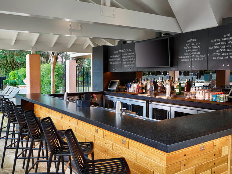 38º North Lounge, Boyes Hot Springs, United States