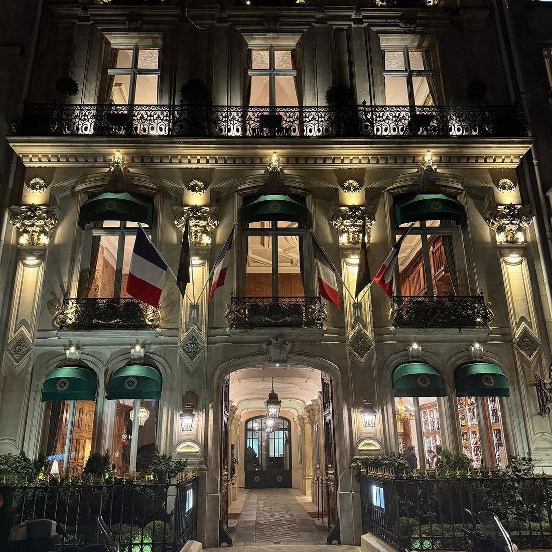 Le Clarence, Bar in Paris