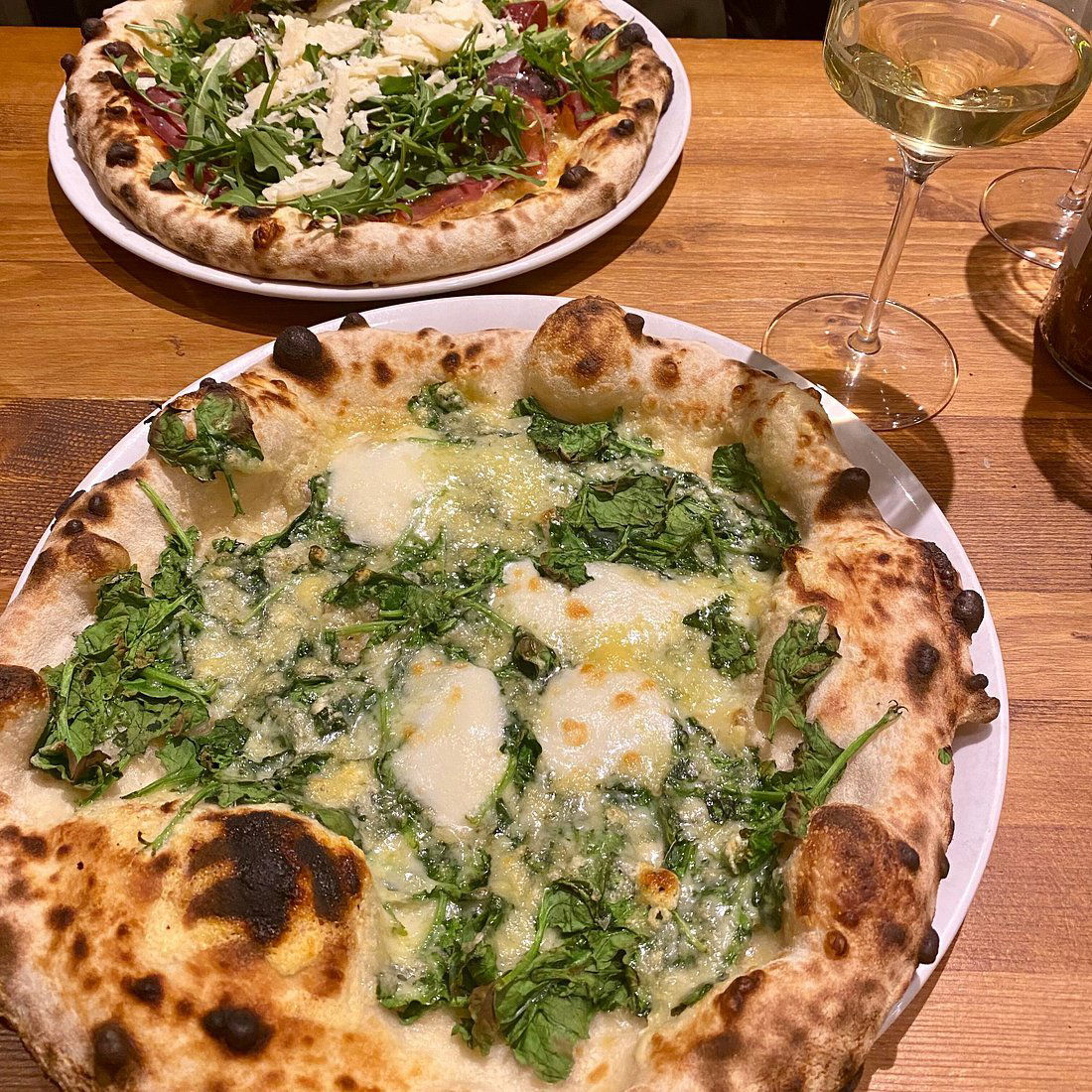 nineOfive Düsseldorf, •Pizza and Wine Place•, Bar in Düsseldorf