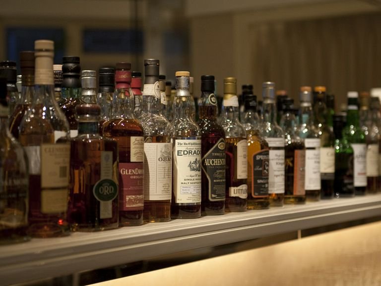 LOUNGE & BAR GRAND BLEU