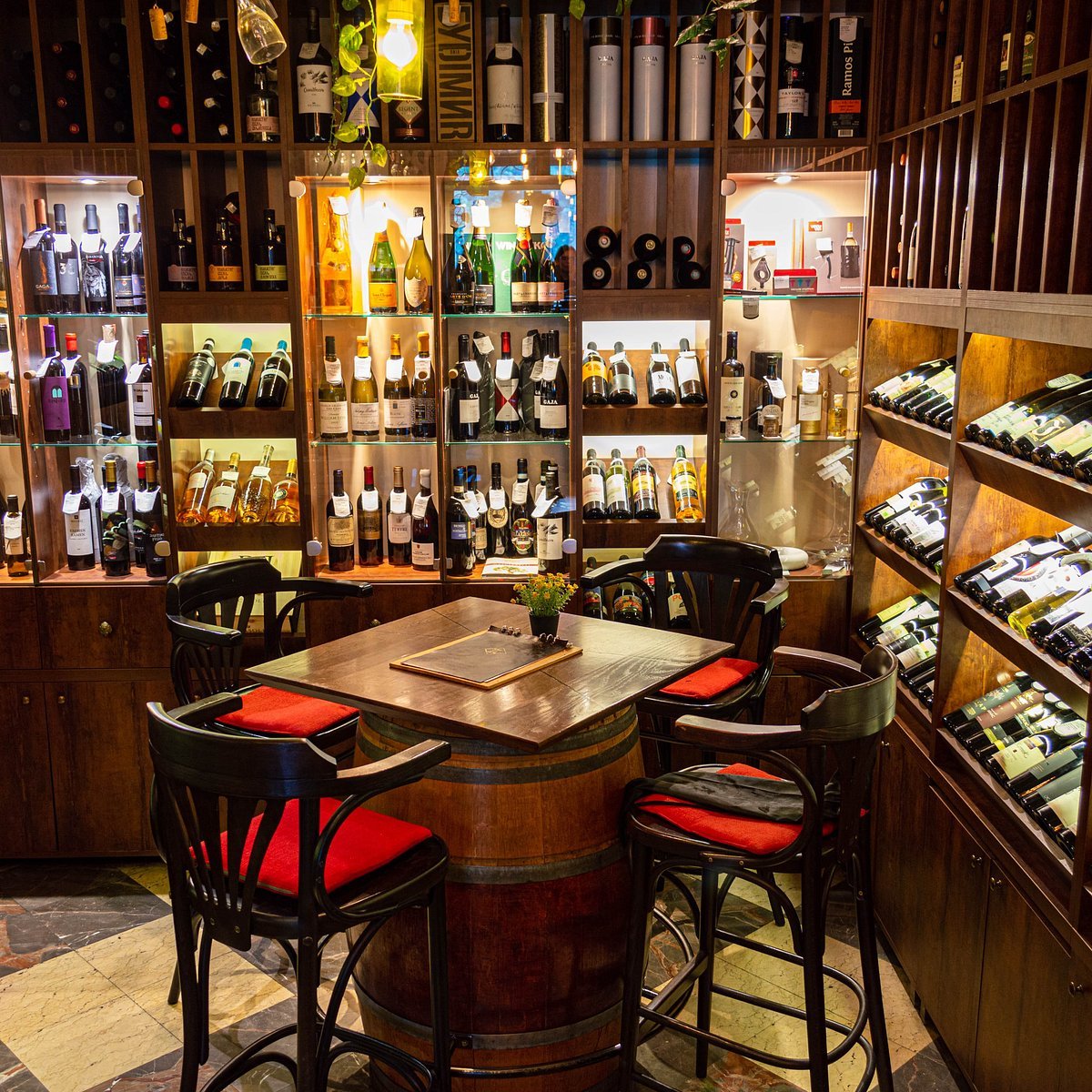 Srpska Kuća Vina bar in Belgrade, Serbia