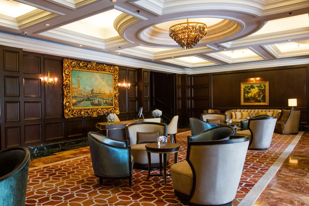 The Ritz-Carlton Club® Level, Bar in St Louis