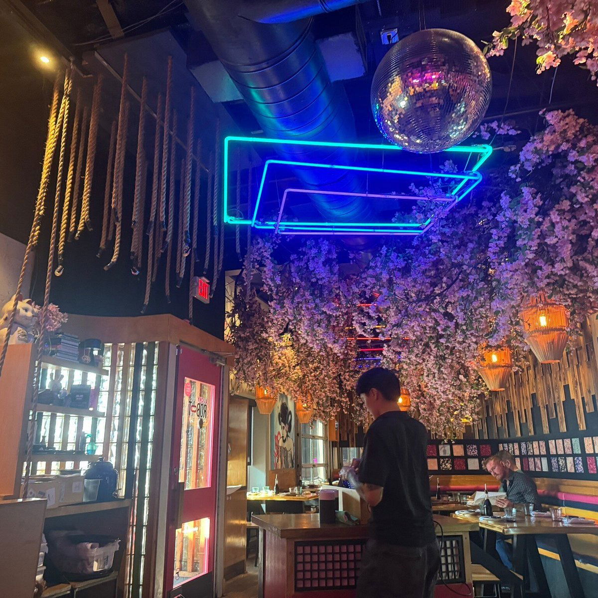 Lucky Robot Restaurant, Bar in Austin