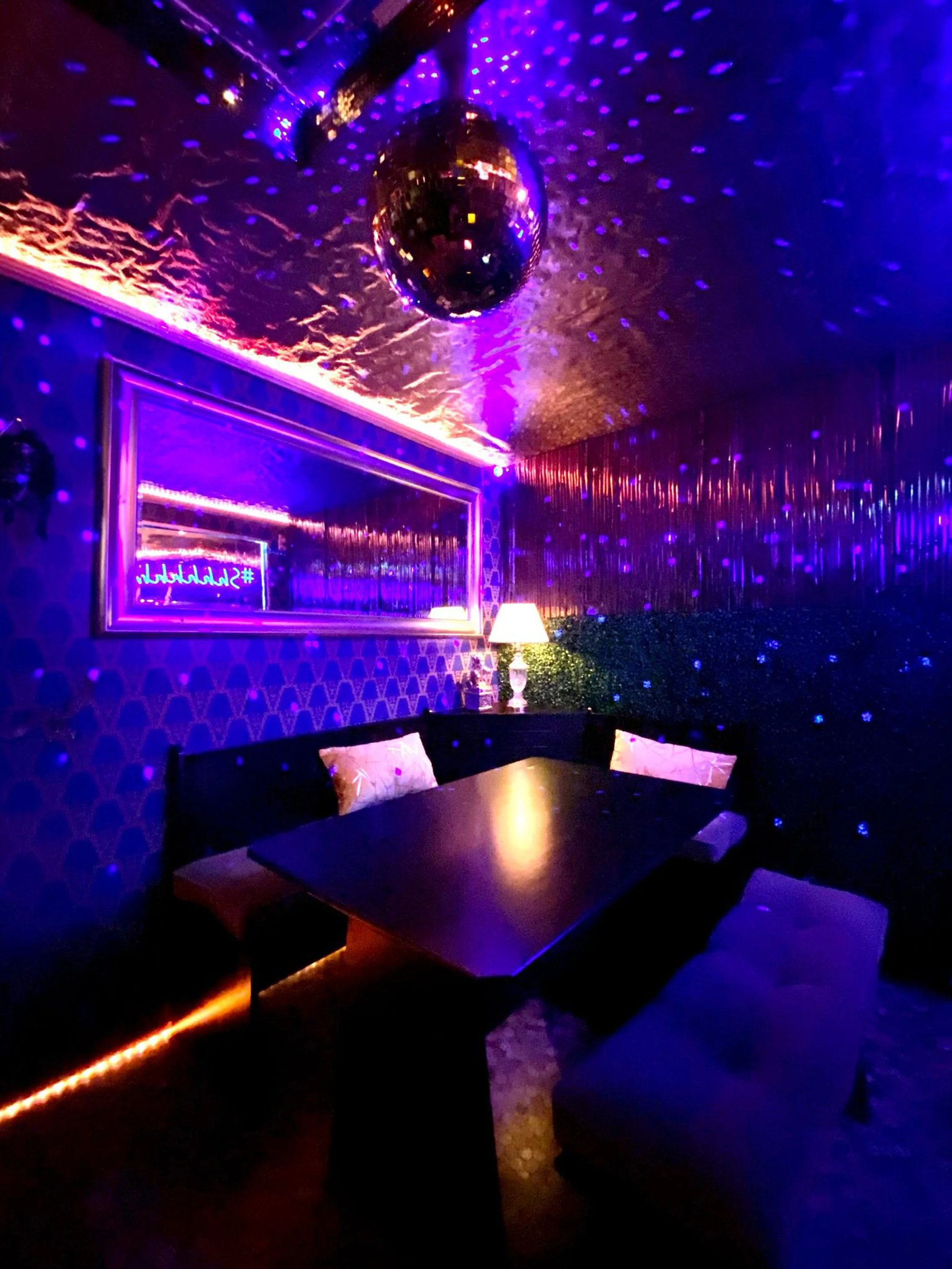 Visitant Social Club, Bar in Austin