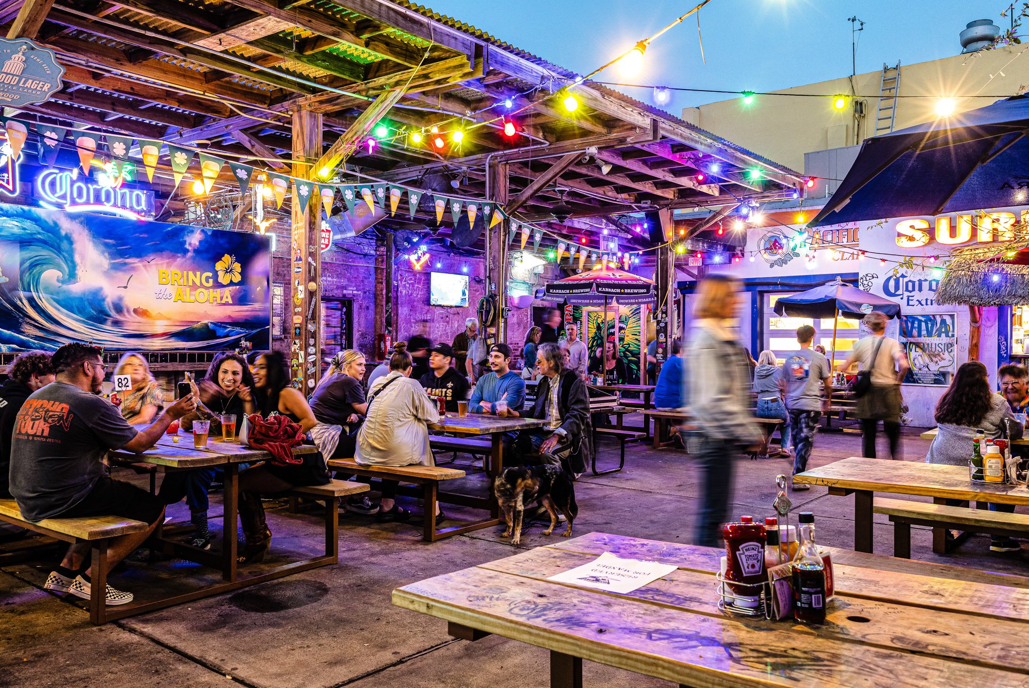 Executive Surf Club bar in Corpus Christi, United States