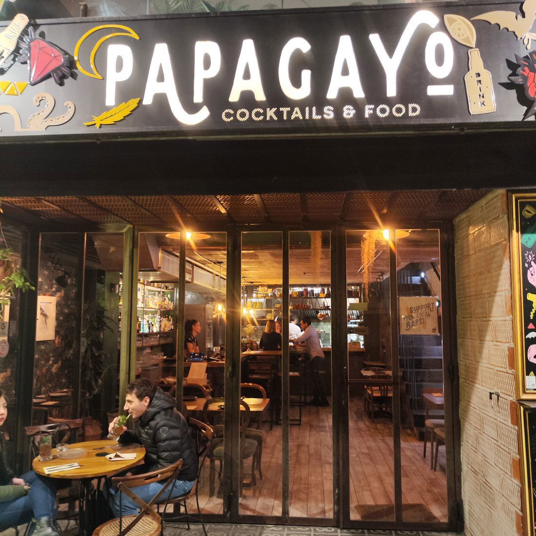 Papagayo Cocktails & Food, Bar in Barcelona