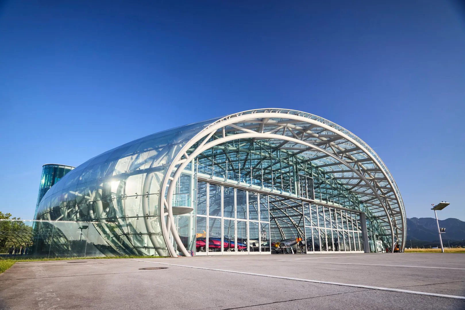 Red Bull Hangar-7, Bar in Himmelreich
