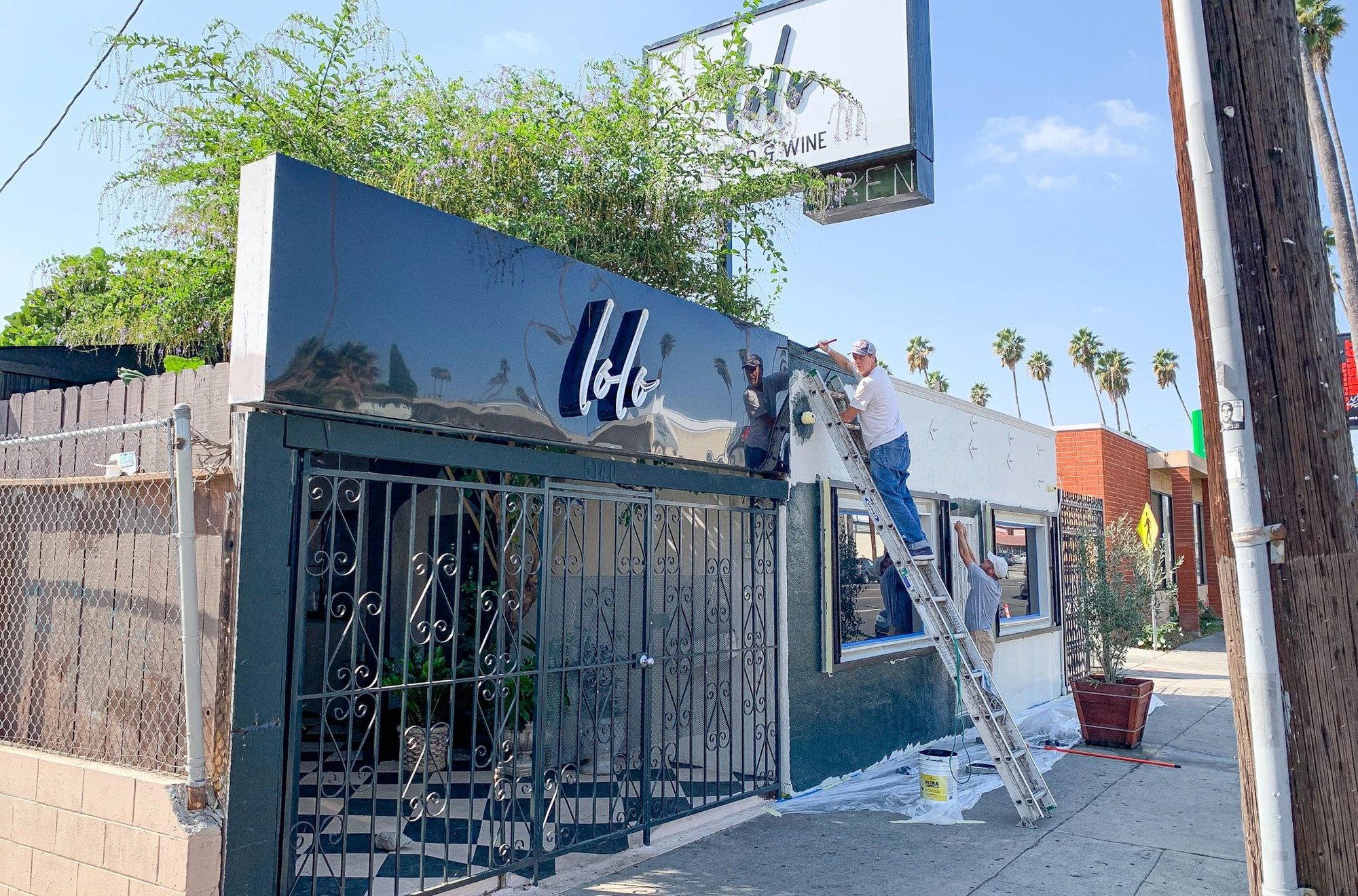 lolo wine bar bar in Los Angeles, United States