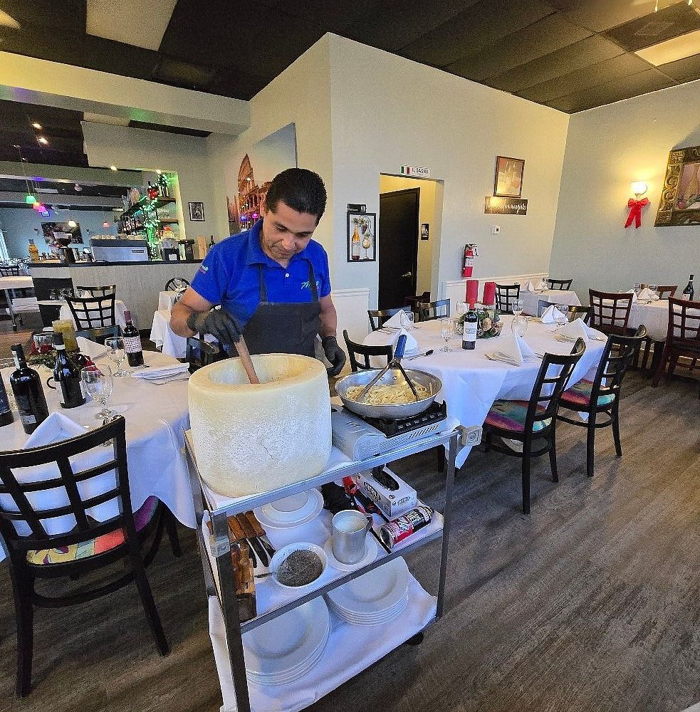Luigi Ristorante Italiano bar in Cape Coral, United States