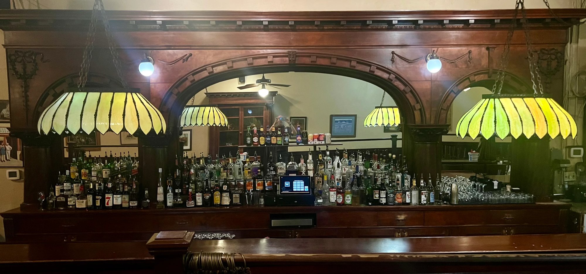 Wall Street Bar & Grill