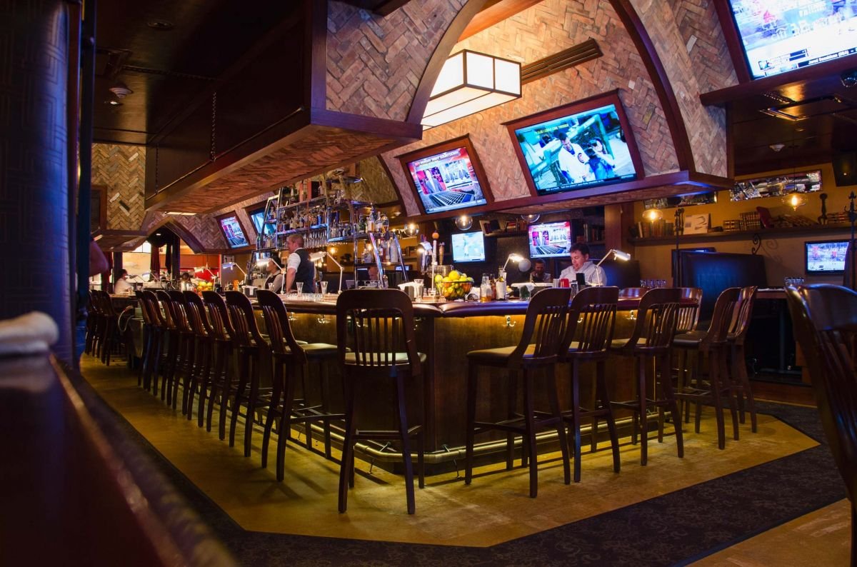 Royal 350 Tap and Kitchen, Bar in Fort Lauderdale