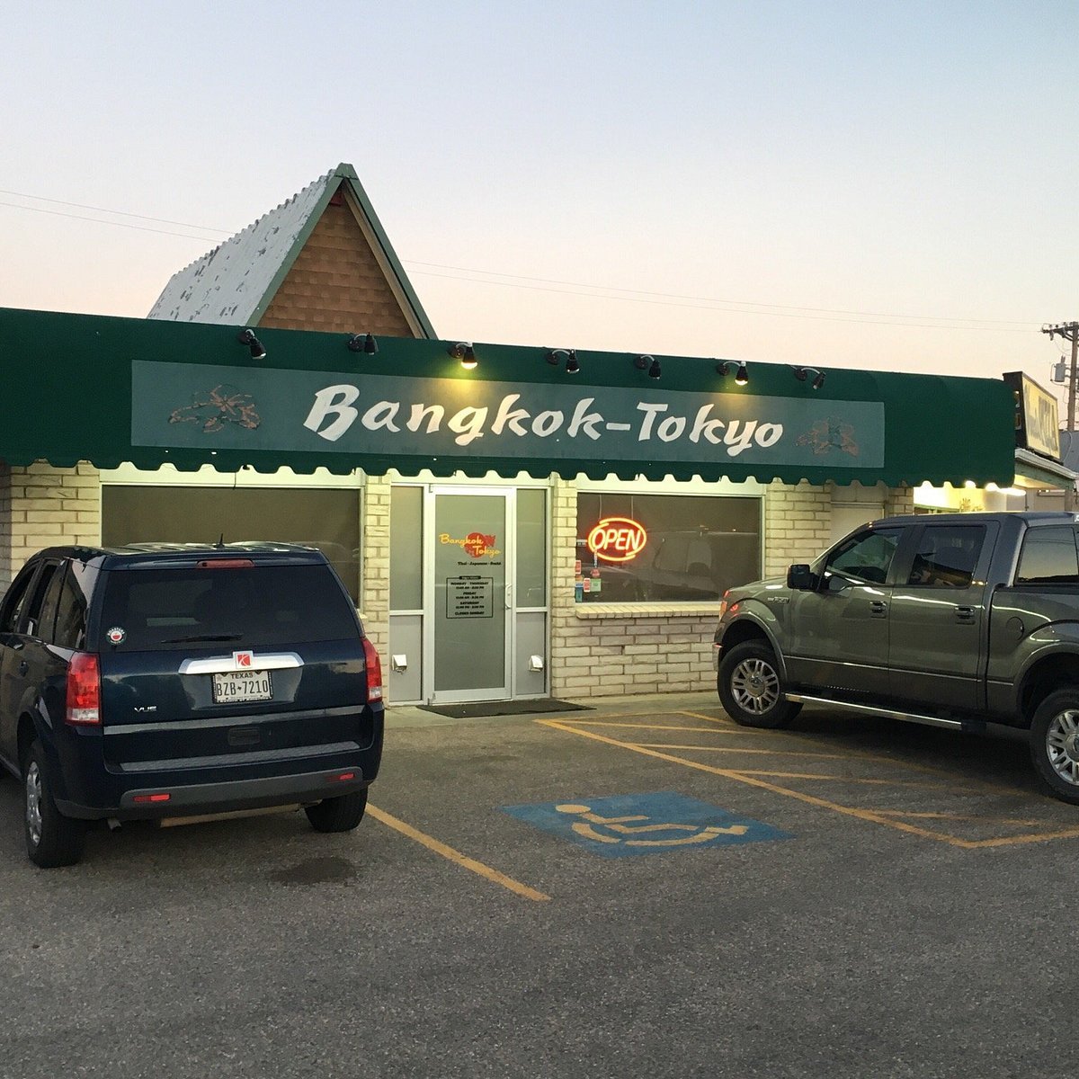 Bangkok-Tokyo bar in Amarillo, United States