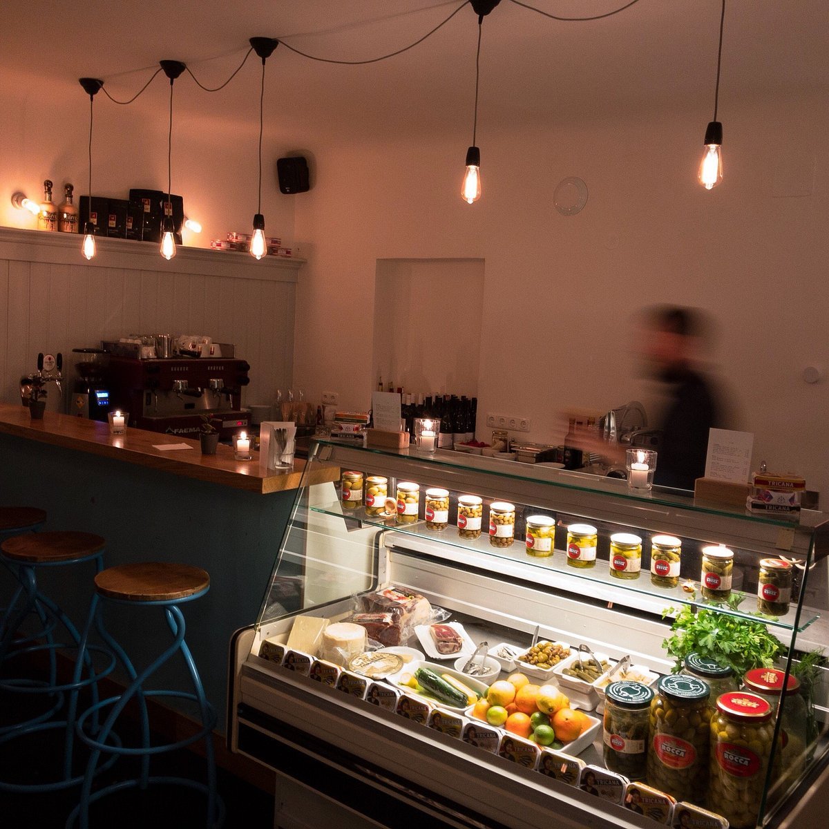 Rinkhy Delikatessen Bar, Bar in Vienna