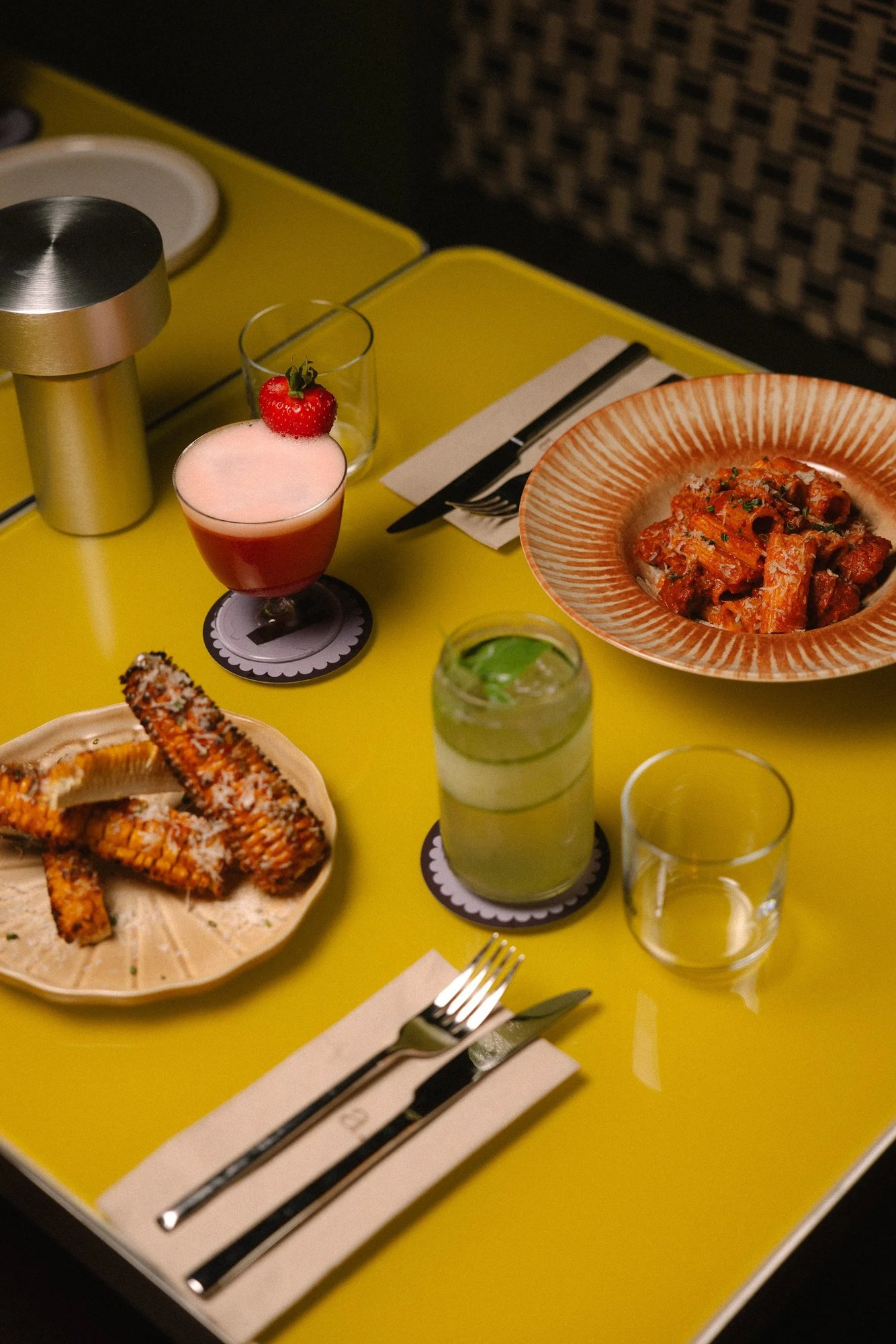 AWARA Eatery & Bar, Bar in Hamburg