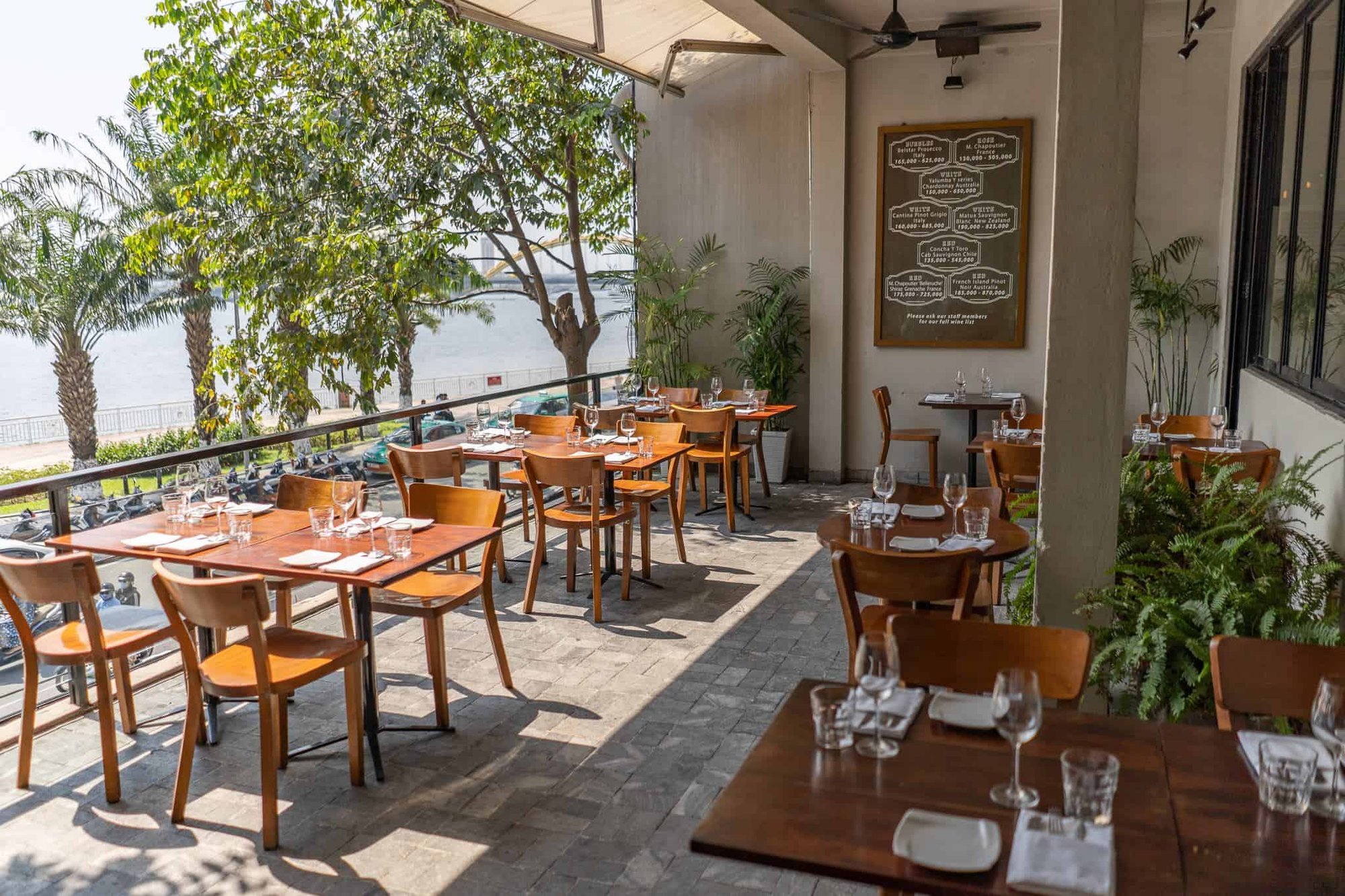 Waterfront Restaurant & Bar Da Nang bar in Thanh Khe, Vietnam