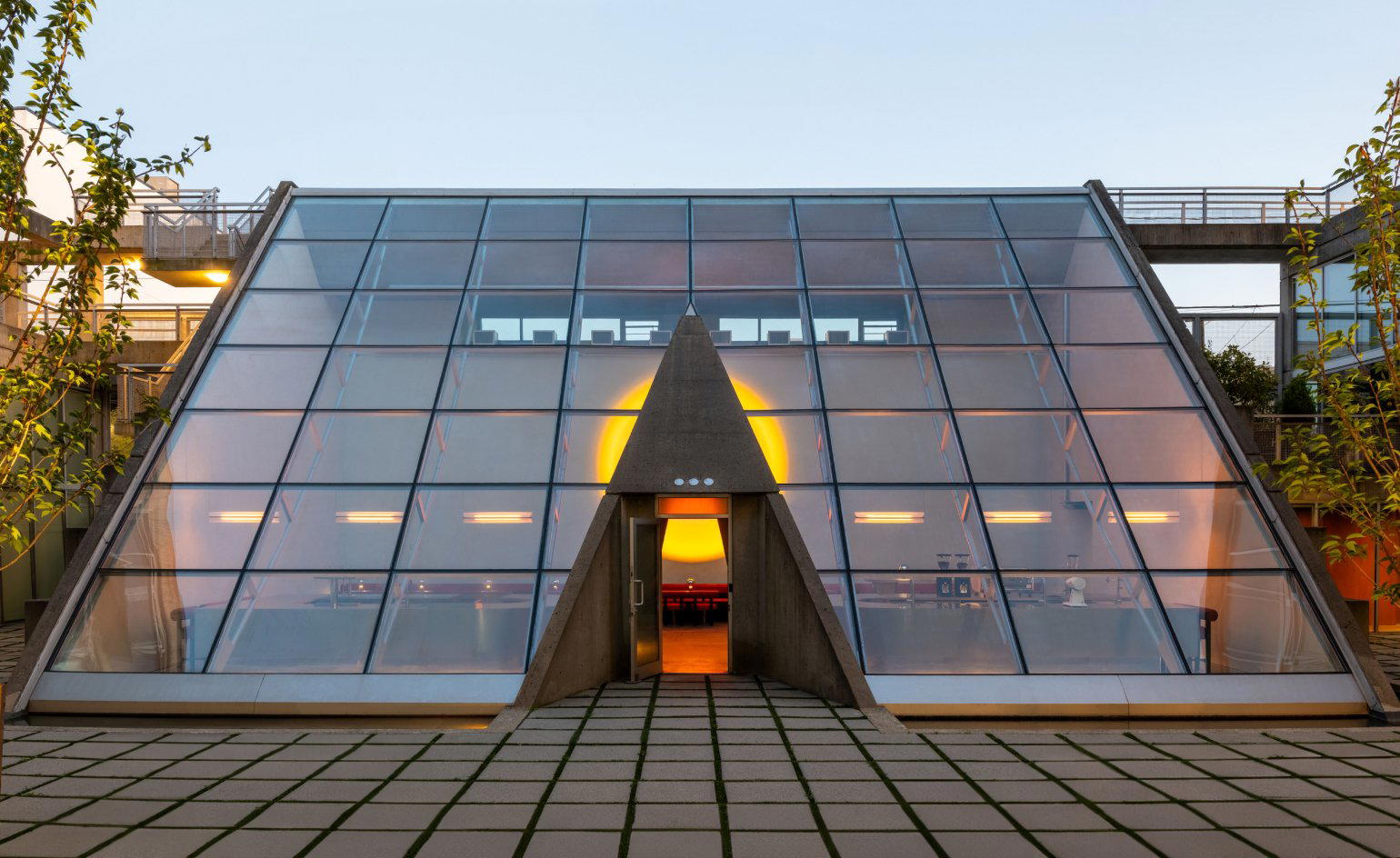 Ellipsis, Vancouver, Canada