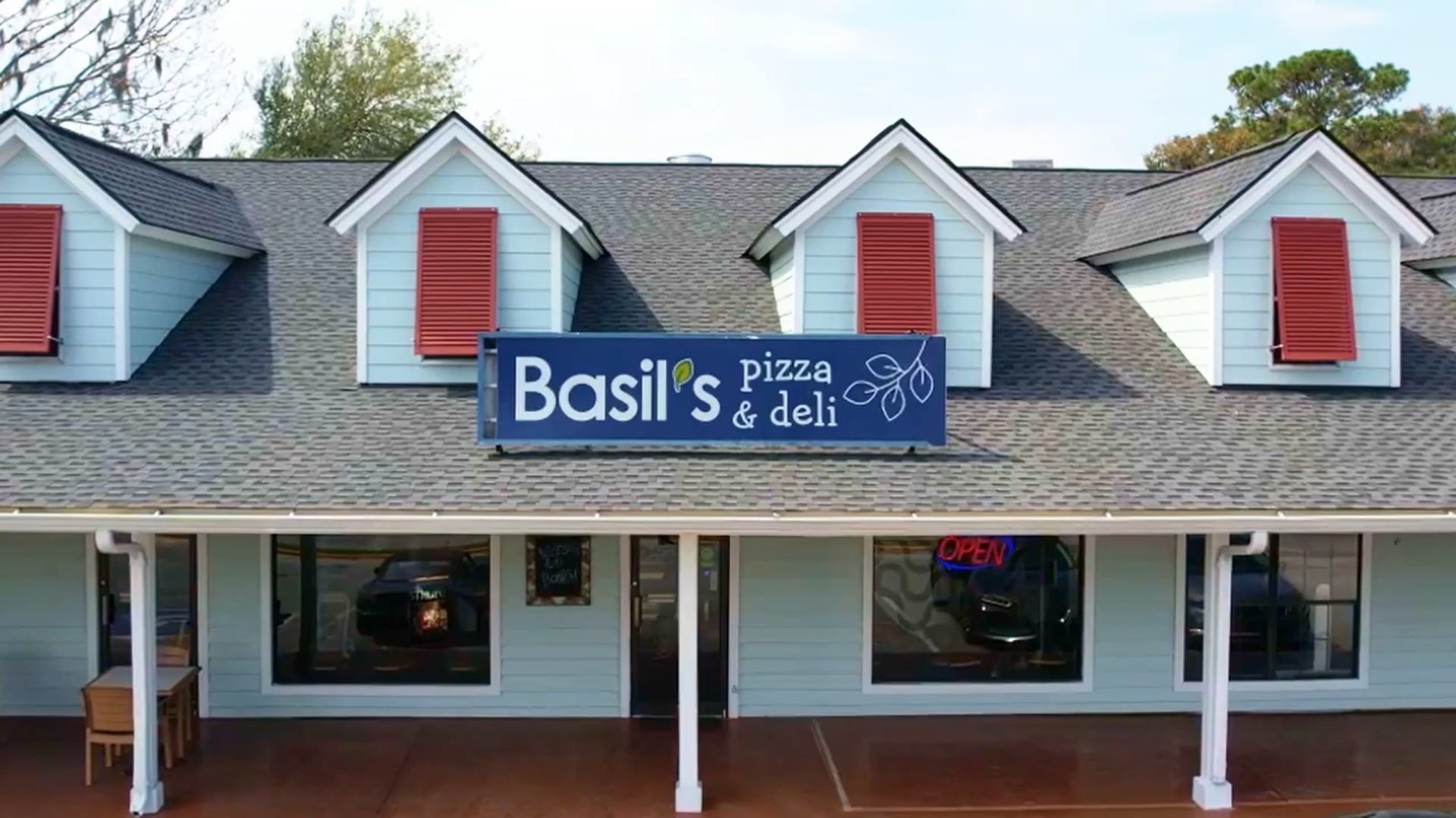 Basils Pizza & Deli bar in Wilmington Island, United States