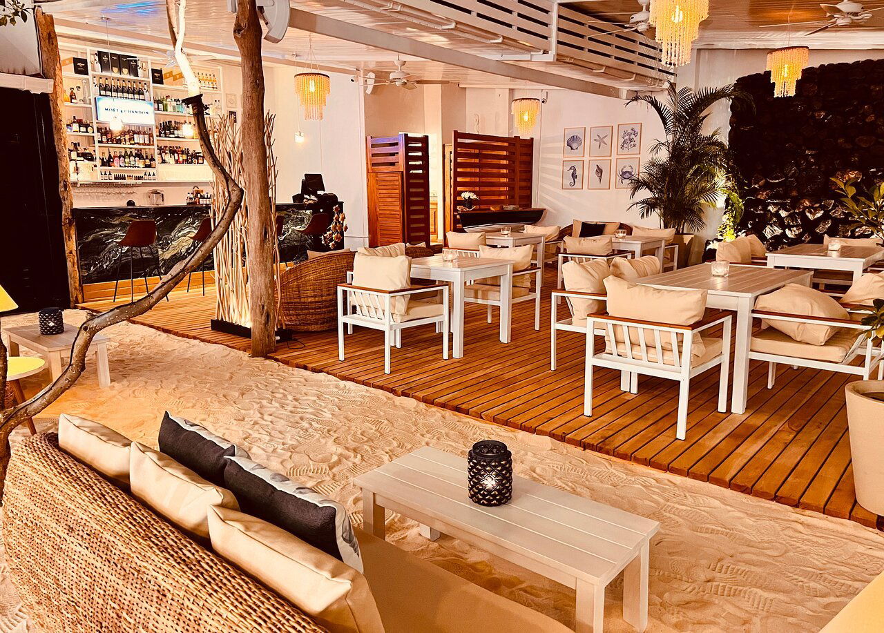Aperitif Lounge, Bar in Puerto Ayora