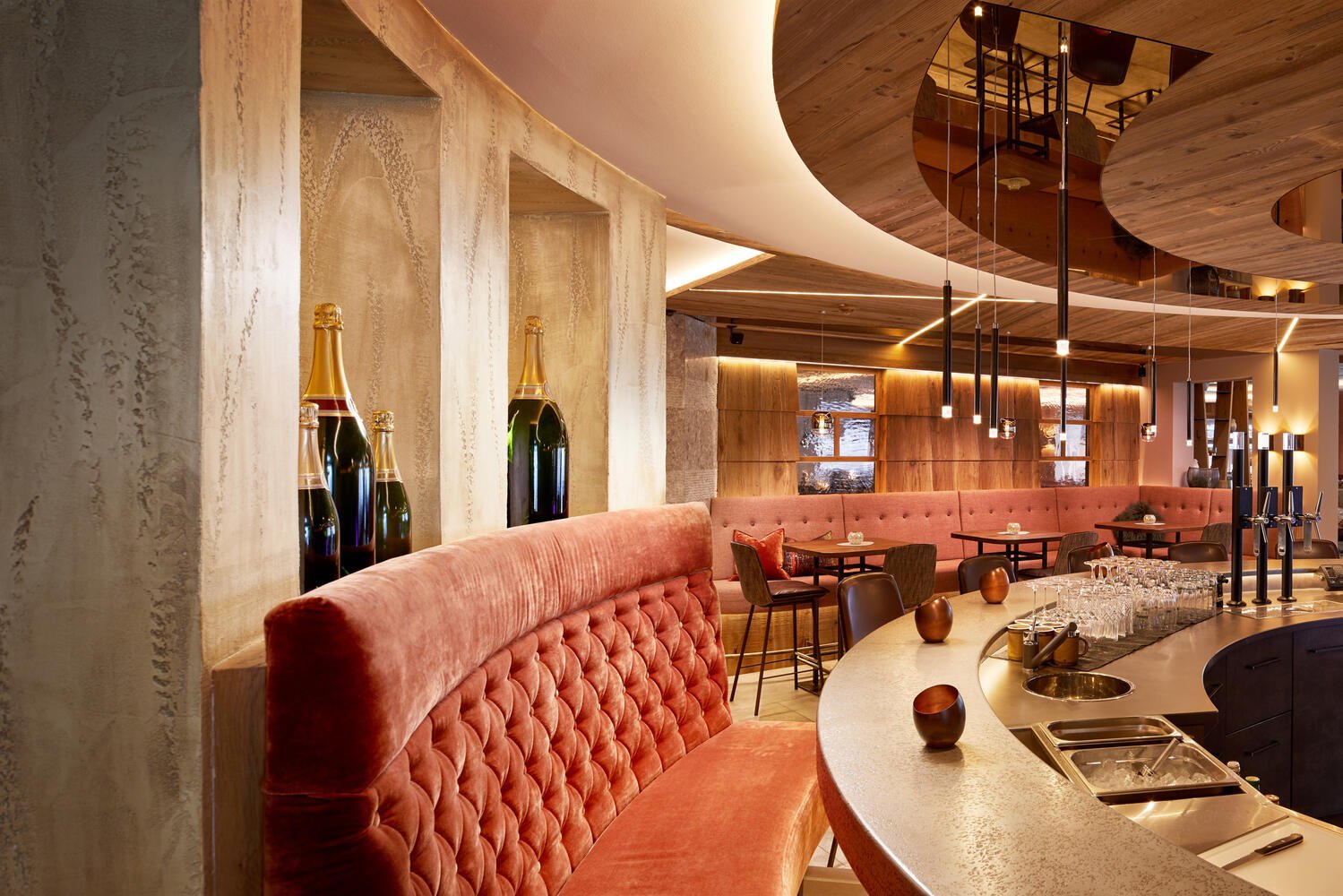 Fireplace Lounge Bar