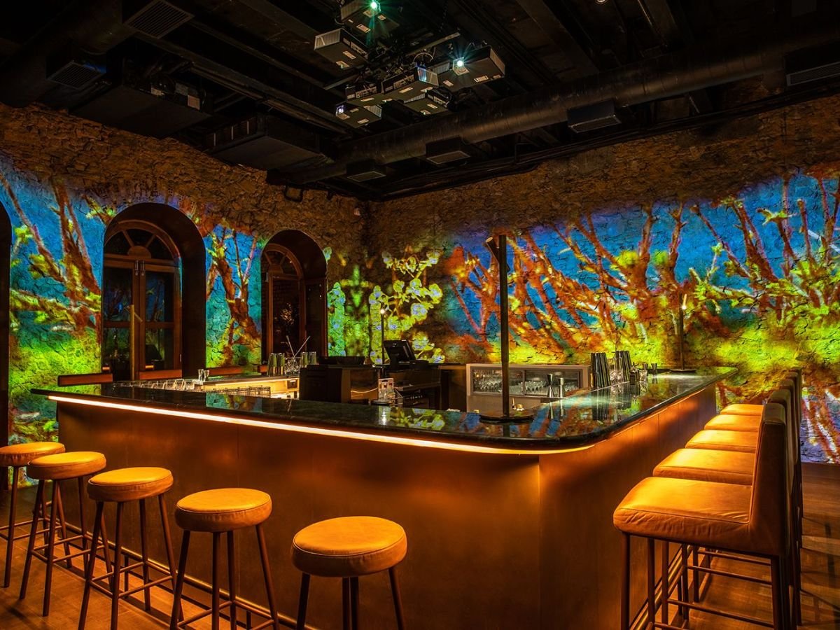 Elena Horto, Bar in Rio de Janeiro