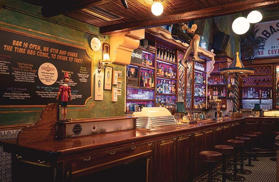 The 7 Jokers, Bar in Athens