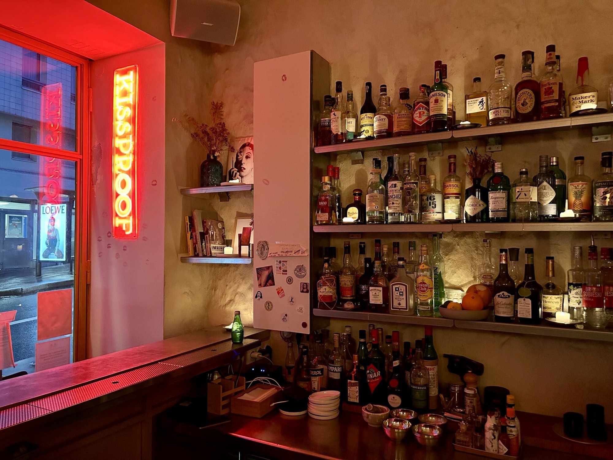 Kissproof, Bar in Paris