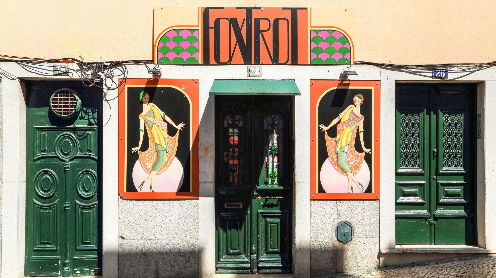 Foxtrot, Bar in Lisbon